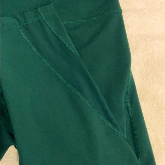 Old Navy Active Elevate Leggings - Picture 4 of 5